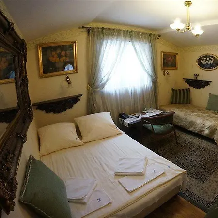 Florian Budget Hostel *