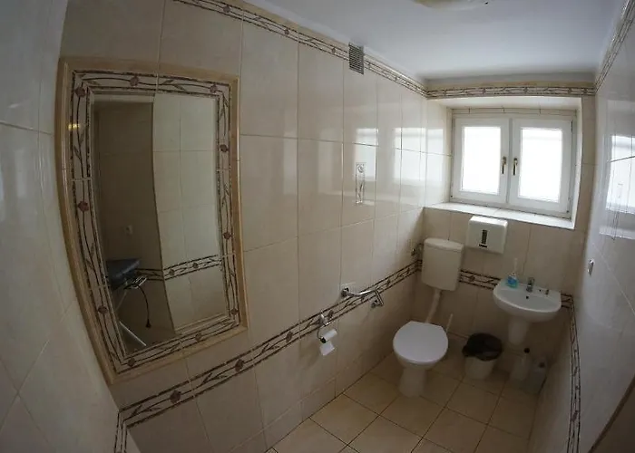 Florian Budget Hostel *