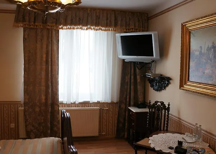 Florian Budget Hostel *